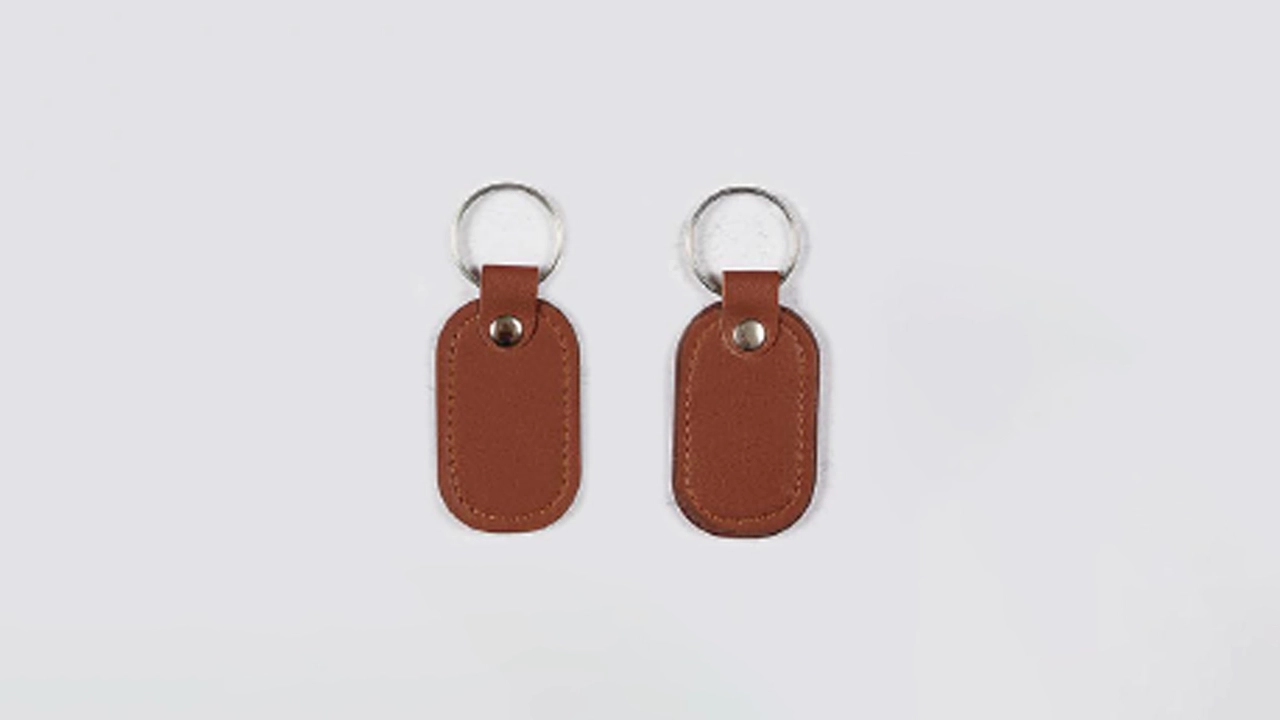 خرید جاکلیدی چرم کد 303 از چاپاتو